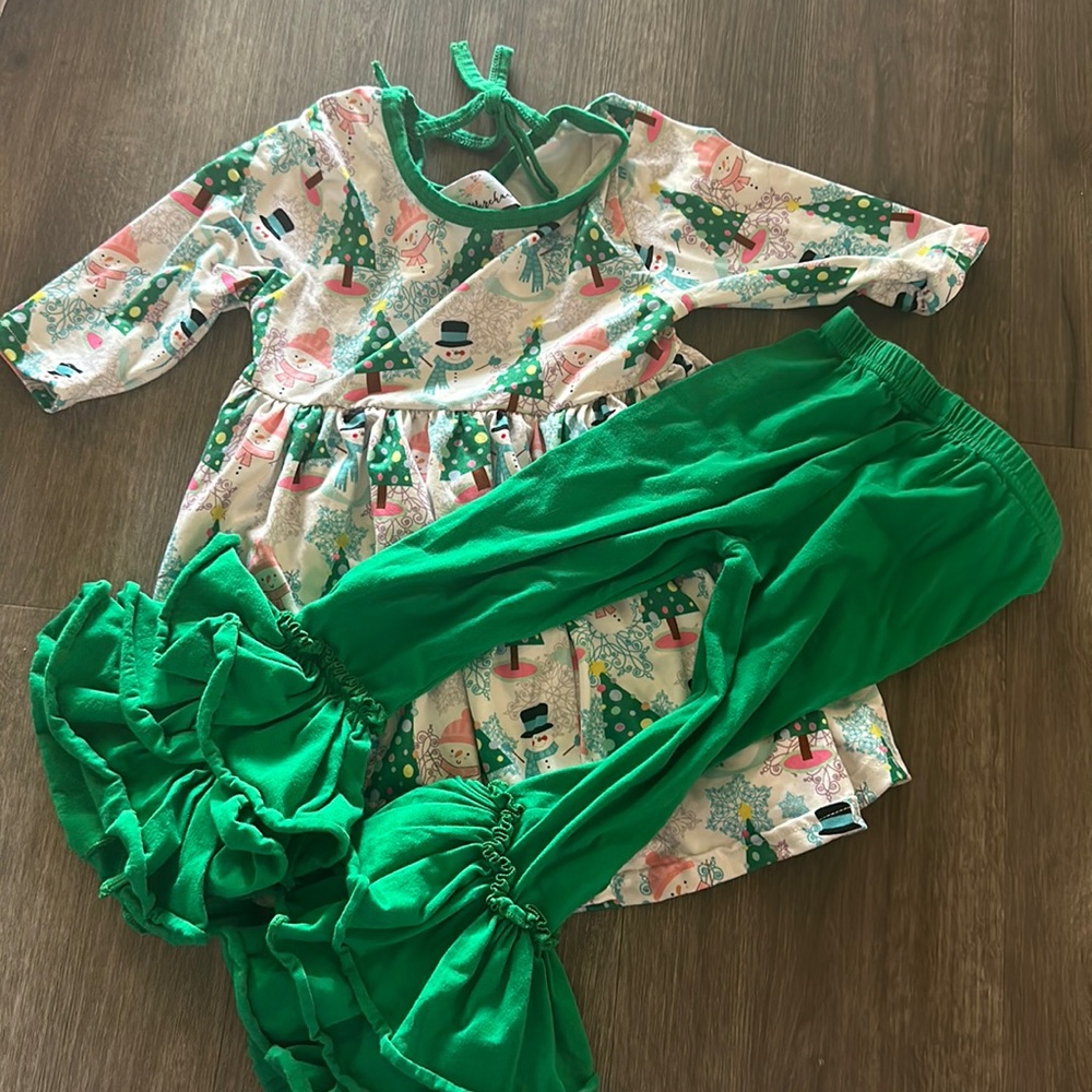Christmas Tunic and bell leggings outfit